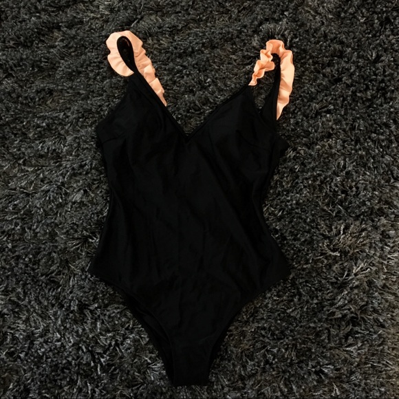 cupshe black with pink ruffle